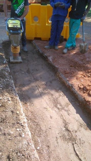 Storm water connection with road crossing